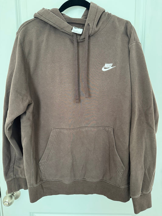 #107 Nike Men’s Hoodie size L