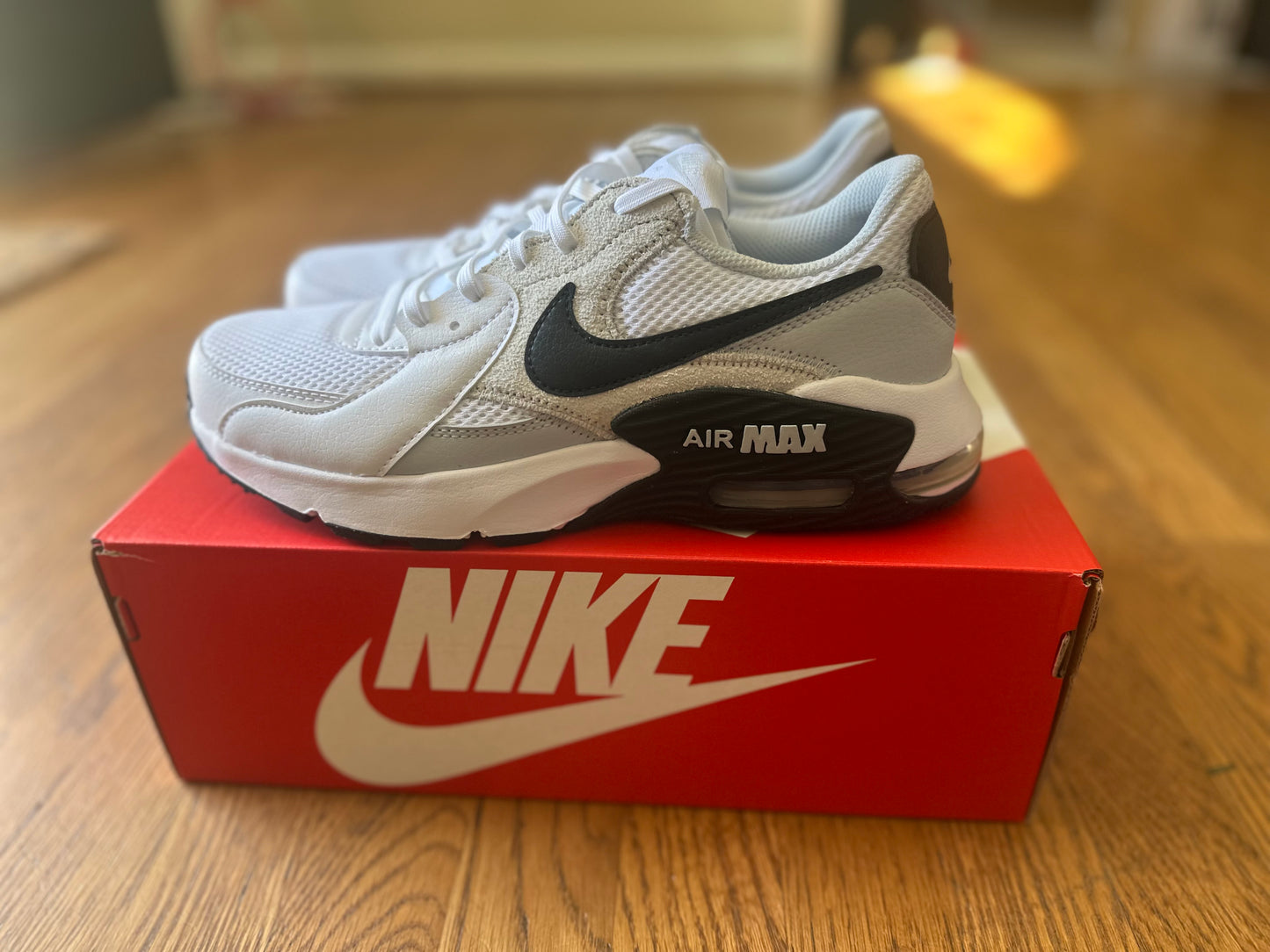 #77 NEW in Box Nike Air Max Excee, Womens 8.5/Mens 7