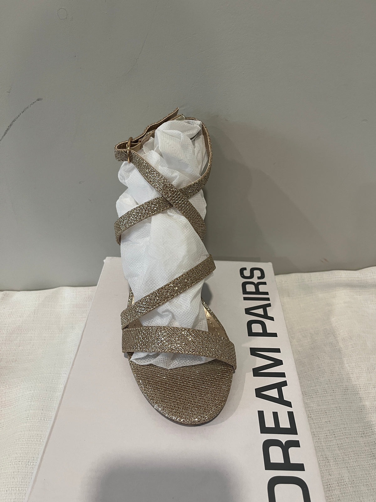 135 Women's size 6.5 gold strappy sandal brand: dream pairs, BNWT
