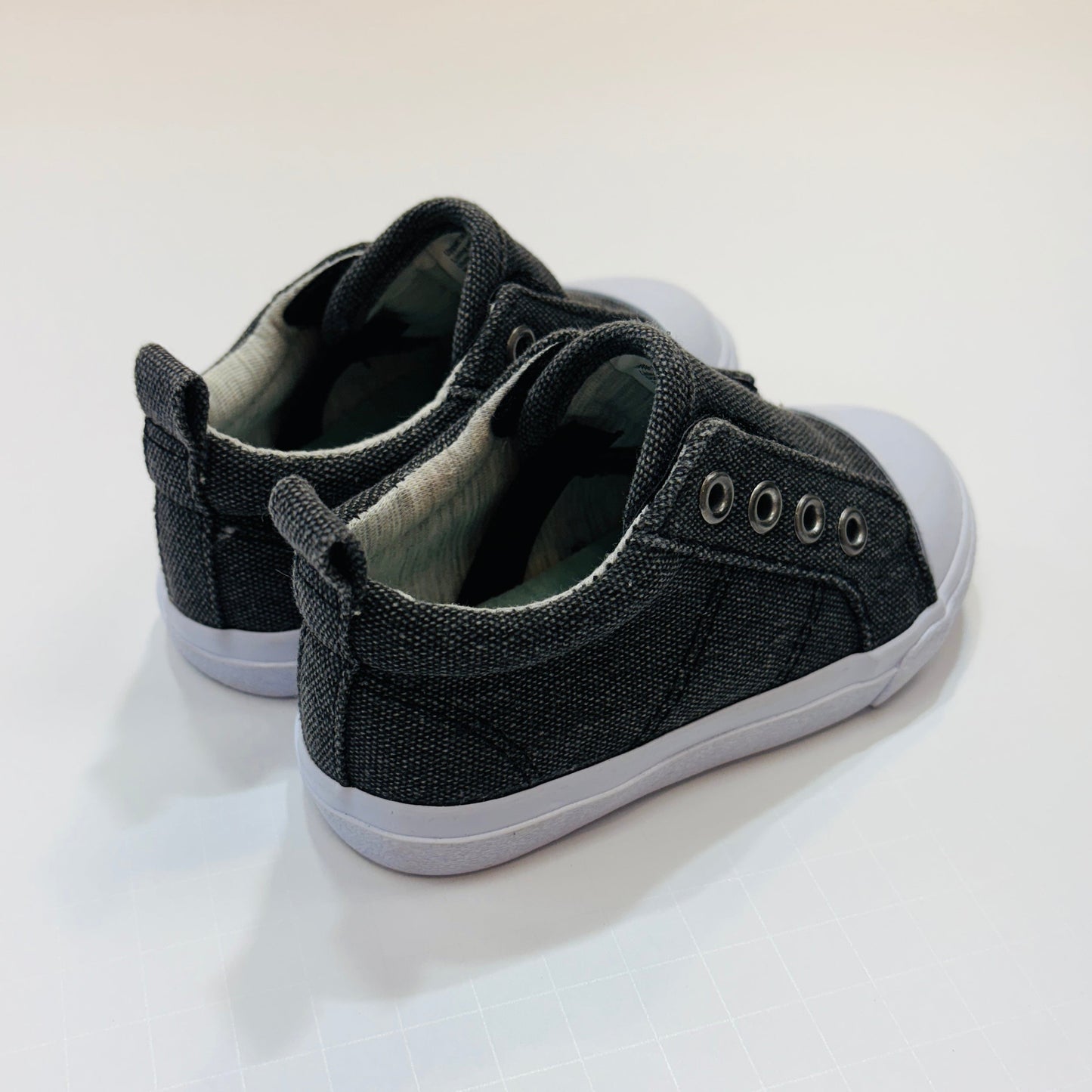 Seller 189 Boys Size 6 Cat & Jack Charcoal Gray Velcro Slip-On Sneakers EUC