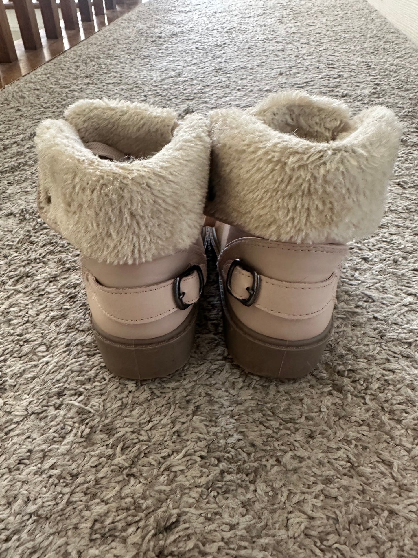 #77 GUC Girls Lined Winter Boots, Size 12