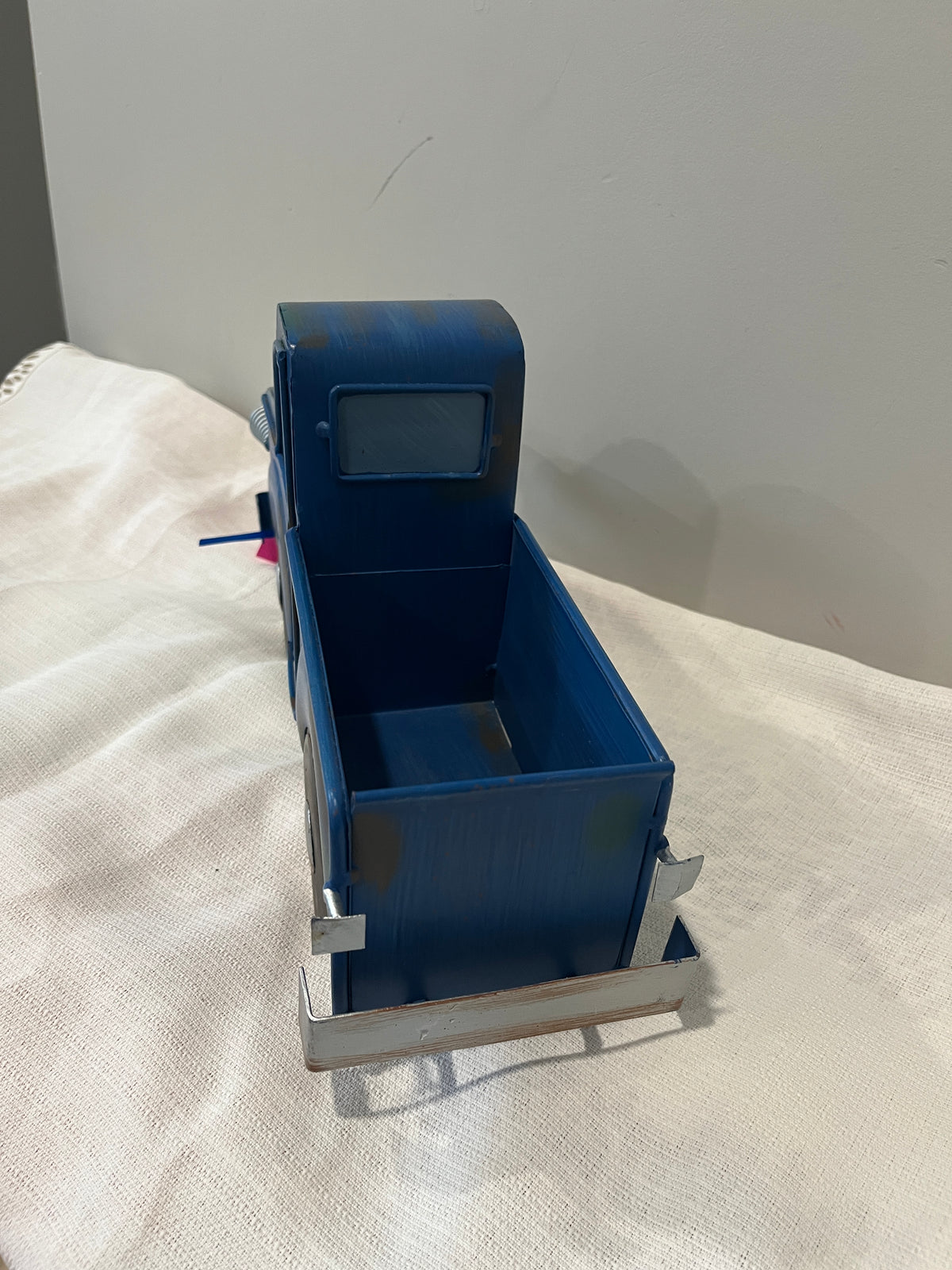 135 Little blue truck room decor, LN