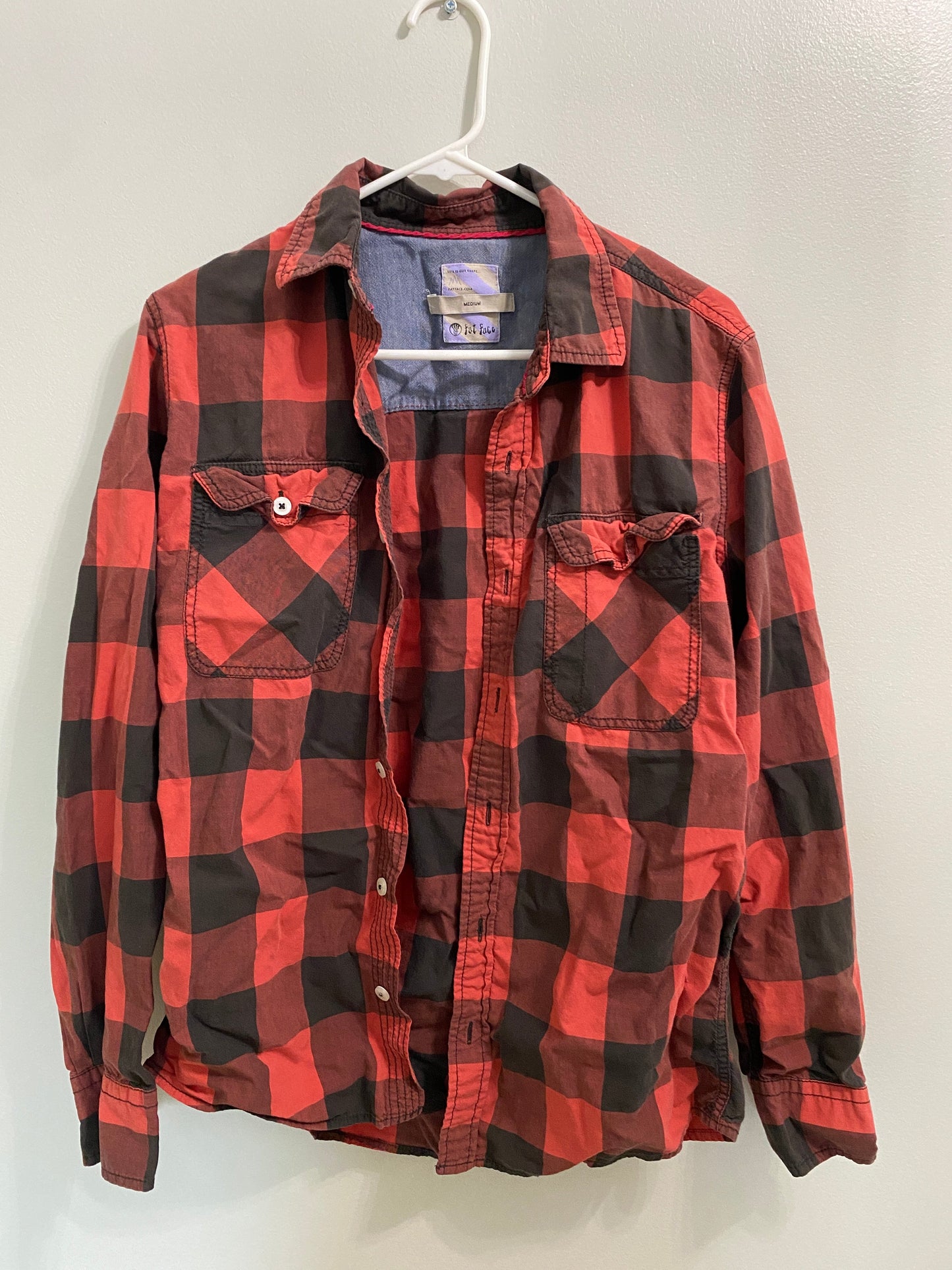 Seller #86-Men’s button down lightweight shirt (size medium)