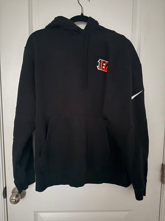 #107 Nike Bengals Hoodie size L