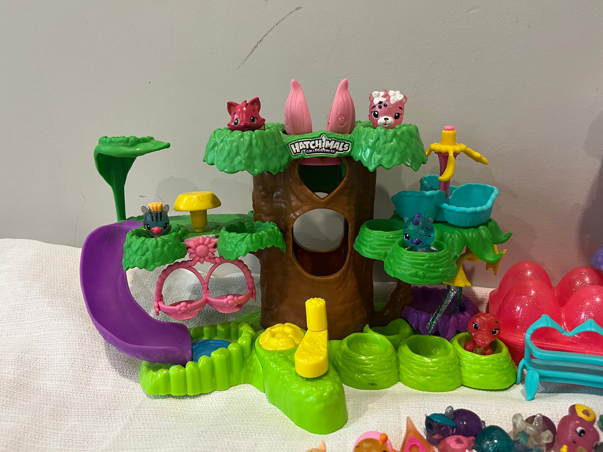 135 Hatchimals playsets and 51 Hatchimals included, LN