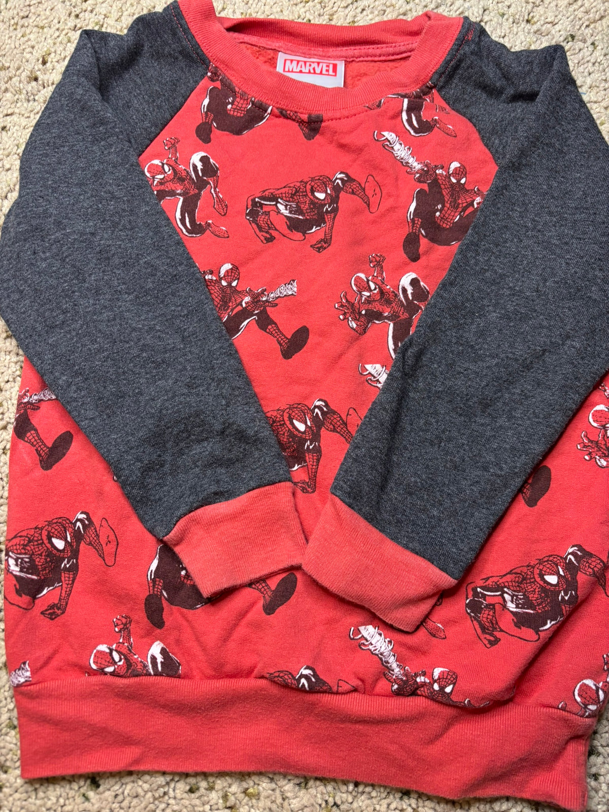 #90: Marvel Spider-Man Sweatshirt – 4T