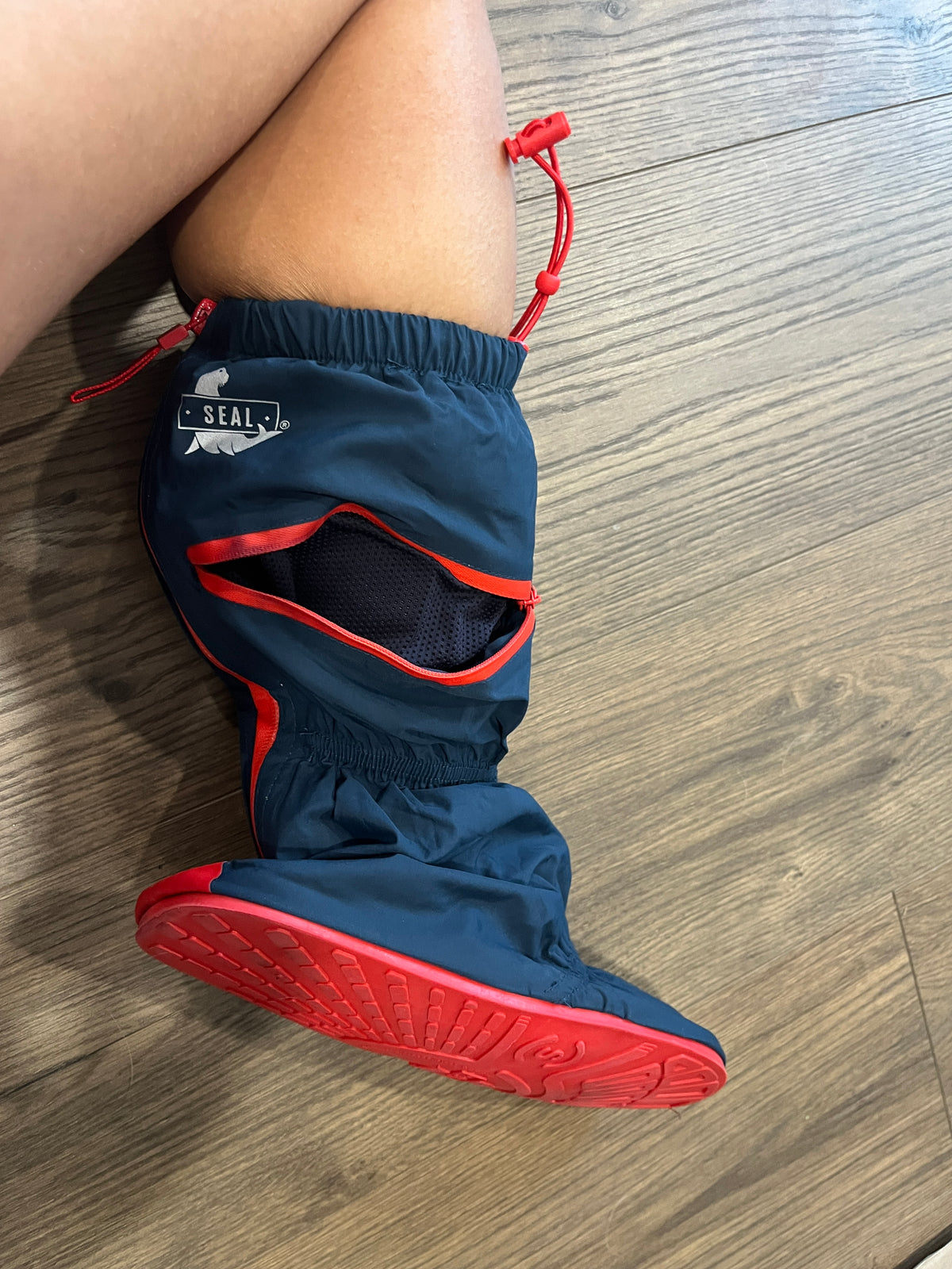 135 size small waterproof shoe covers. see pictures for details on sizing LN