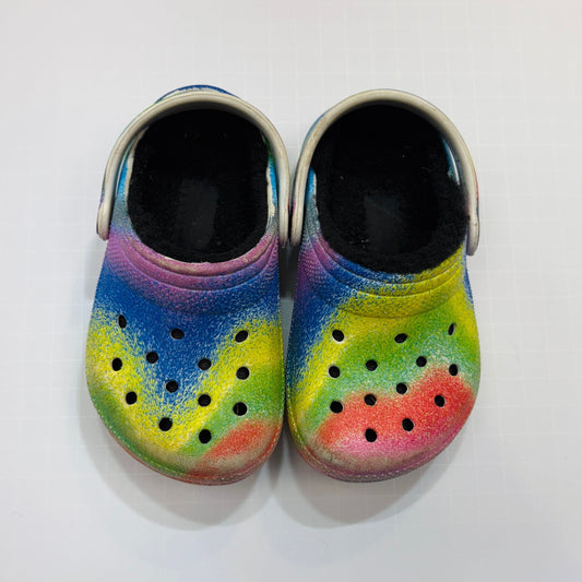 Seller 189 Size 7 Spray Die Lined Crocs Clogs GUC