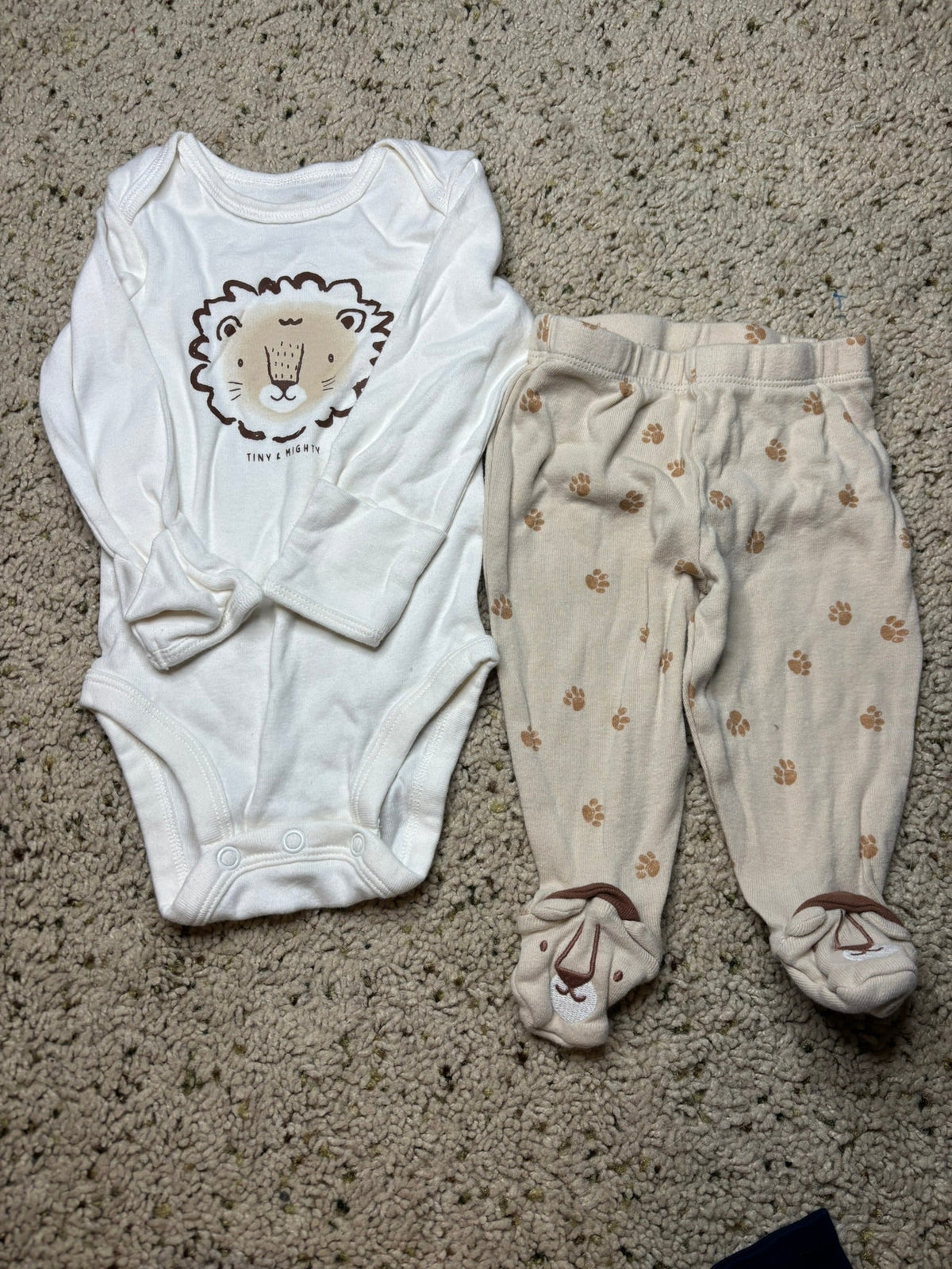 #90: Carter’s Lion Outfit Set – 3 Months