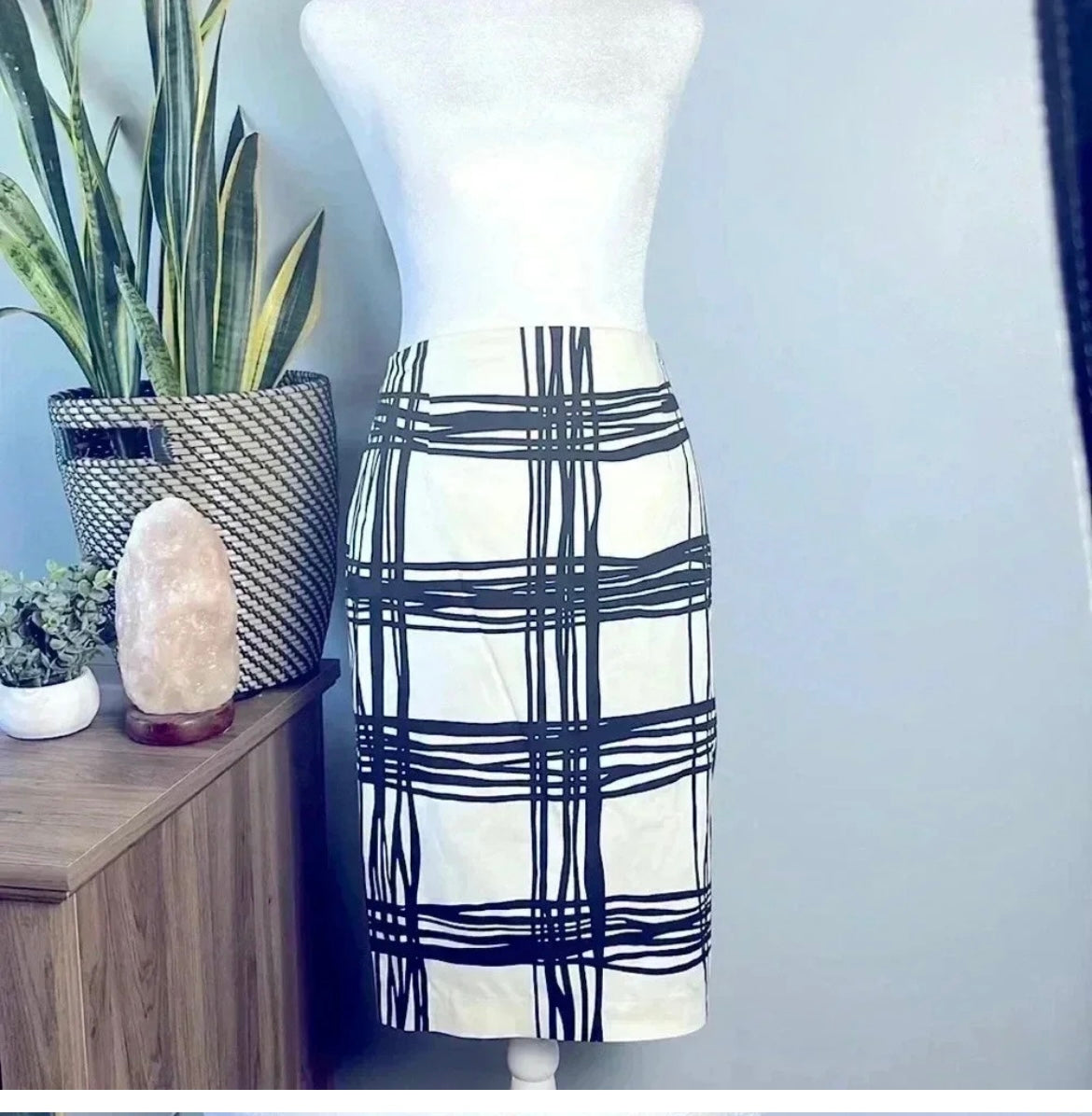 Seller #213 NWOT size 0 Express Pencil Skirt