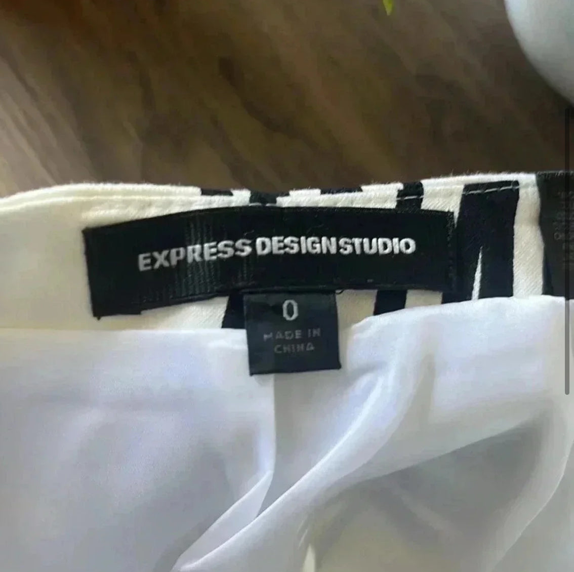 Seller #213 NWOT size 0 Express Pencil Skirt