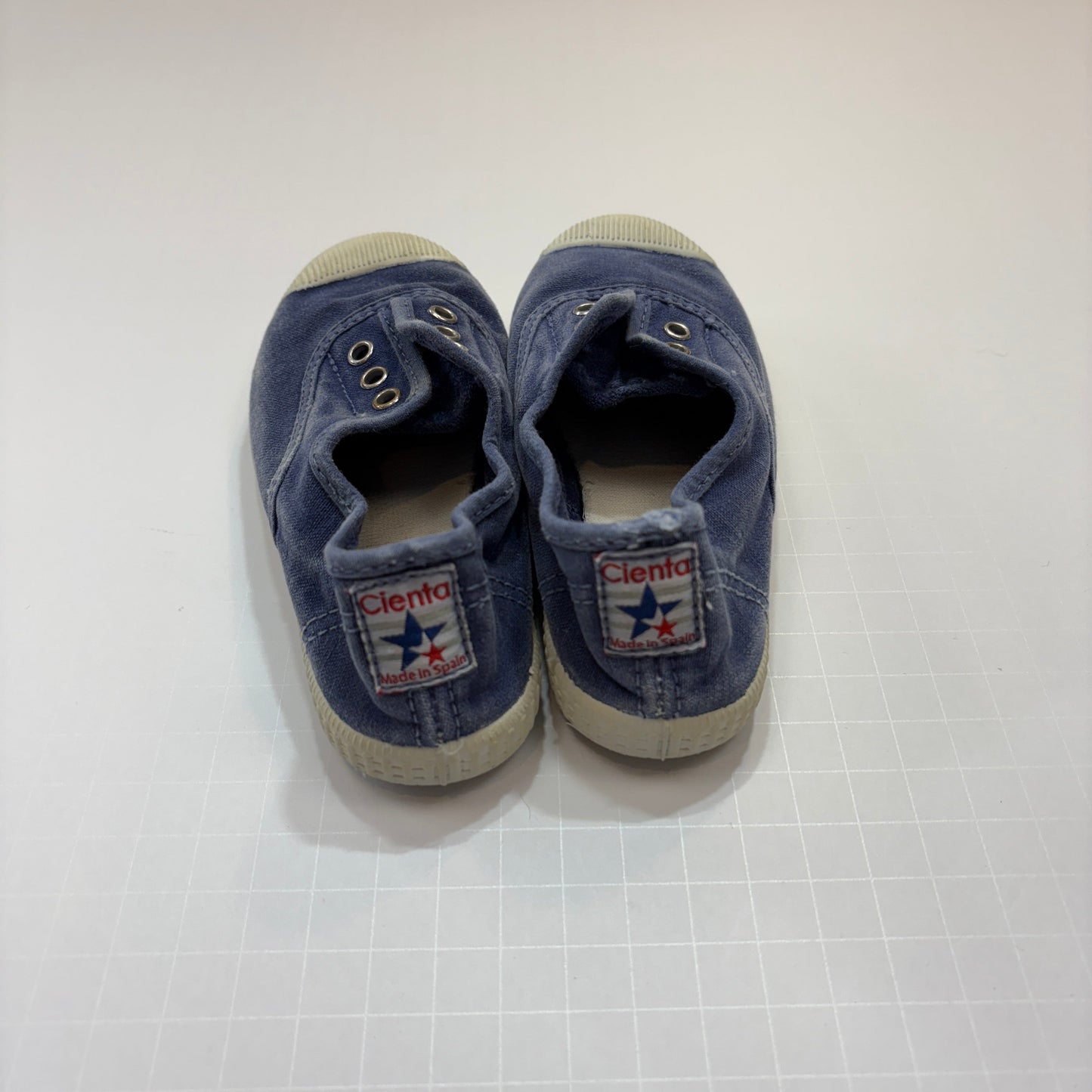 Seller 189 Girls Size 8 Cienta Canvas Slip-On Sneakers VGUC