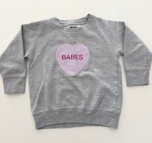 #117, Girls 2T, The Wishing Elephant gray ‘Babes’ heart sweatshirt, GUC