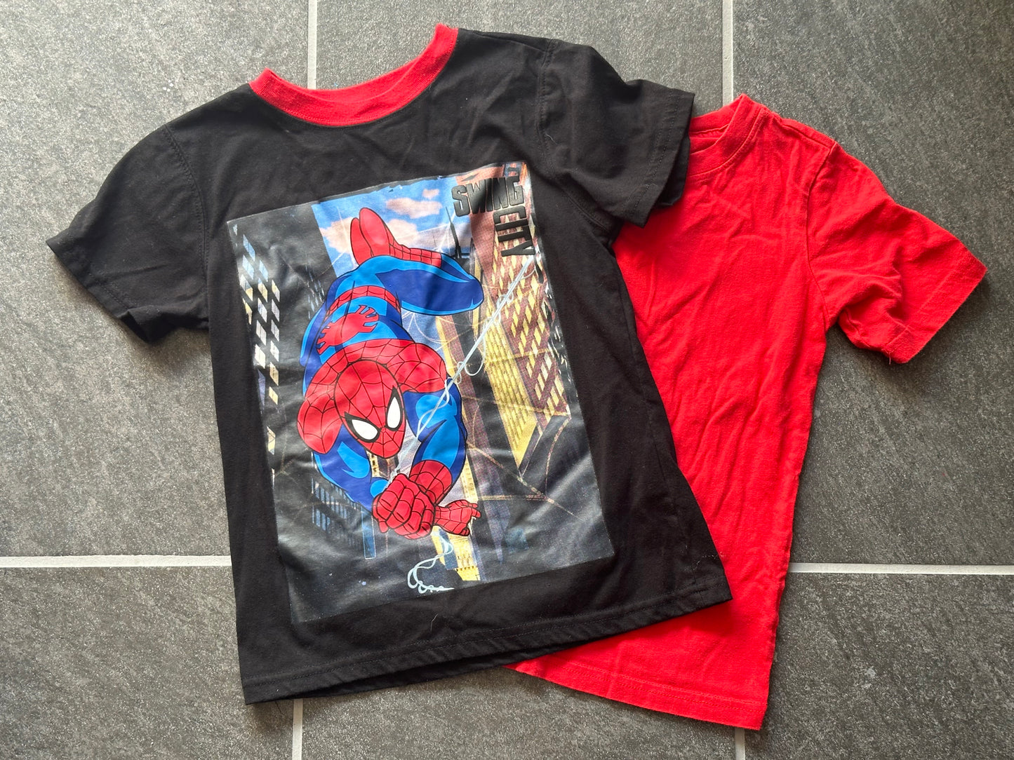 #95A Spiderman & Red T-Shirts - size 5T - EUC