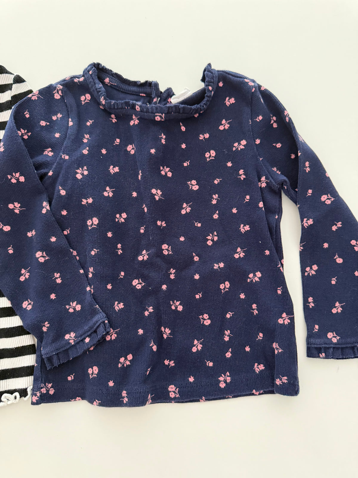 #117, Girls 3T, Gap black/white ribbed & Gap navy floral ribbed shirt bundle, VGUC