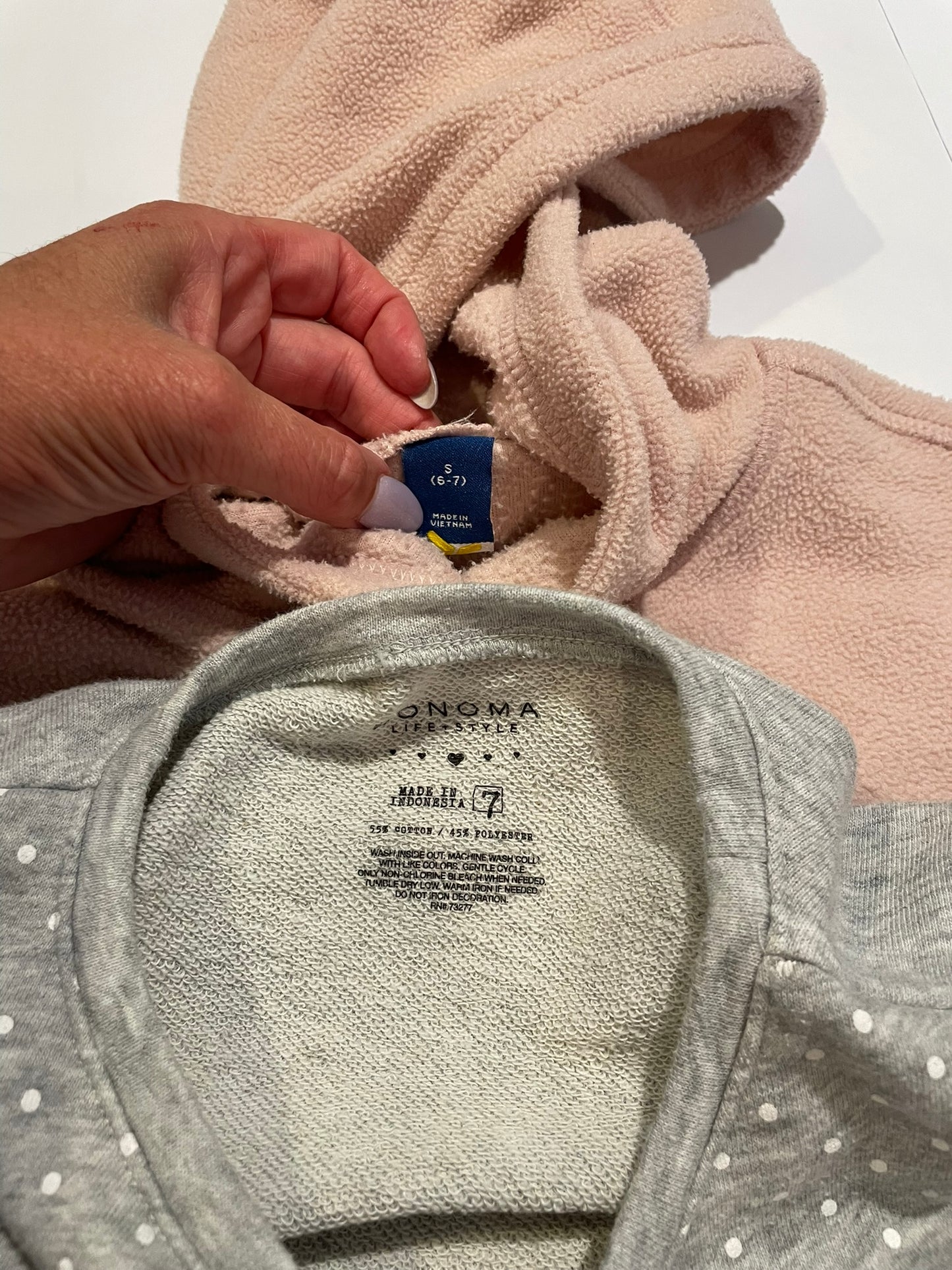 #126 Girls sz S (6-7) Set 2 Sweatshirts (Old Navy Pink fleece, Sonoma Sequin Star)