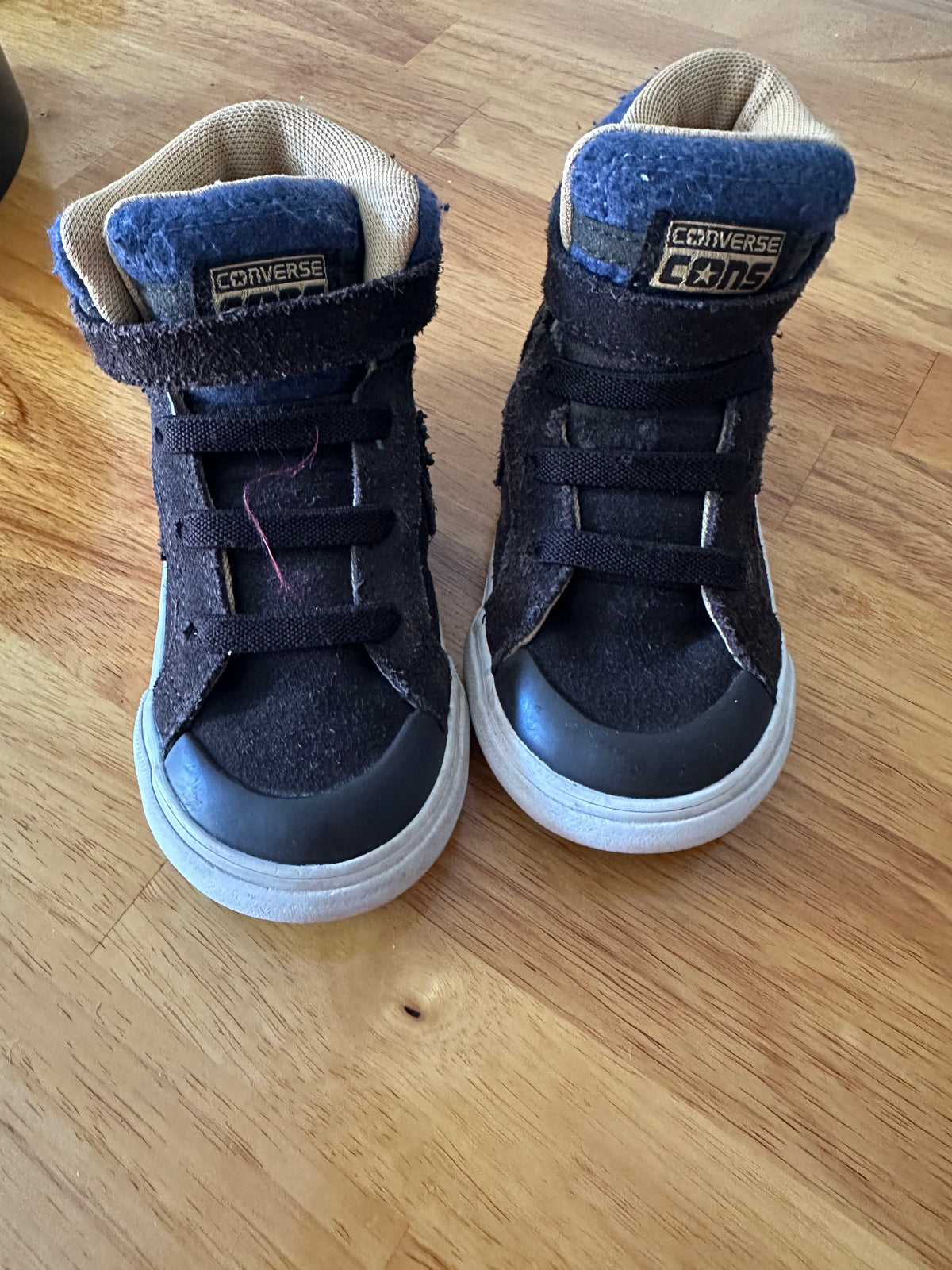 #163 Converse High-top Sneakers - size 8 (toddler)