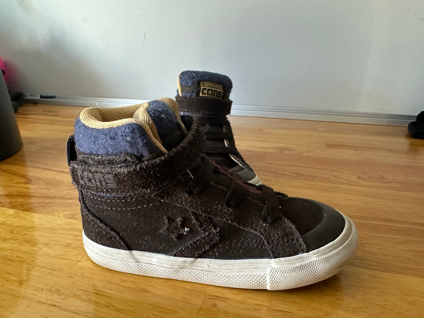 #186 Converse Dark Brown High-Tops - size 8 toddler - EUC