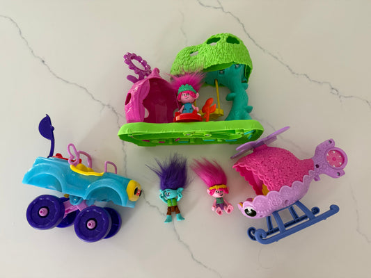 #139 Trolls Playset (house,car,helicopter)