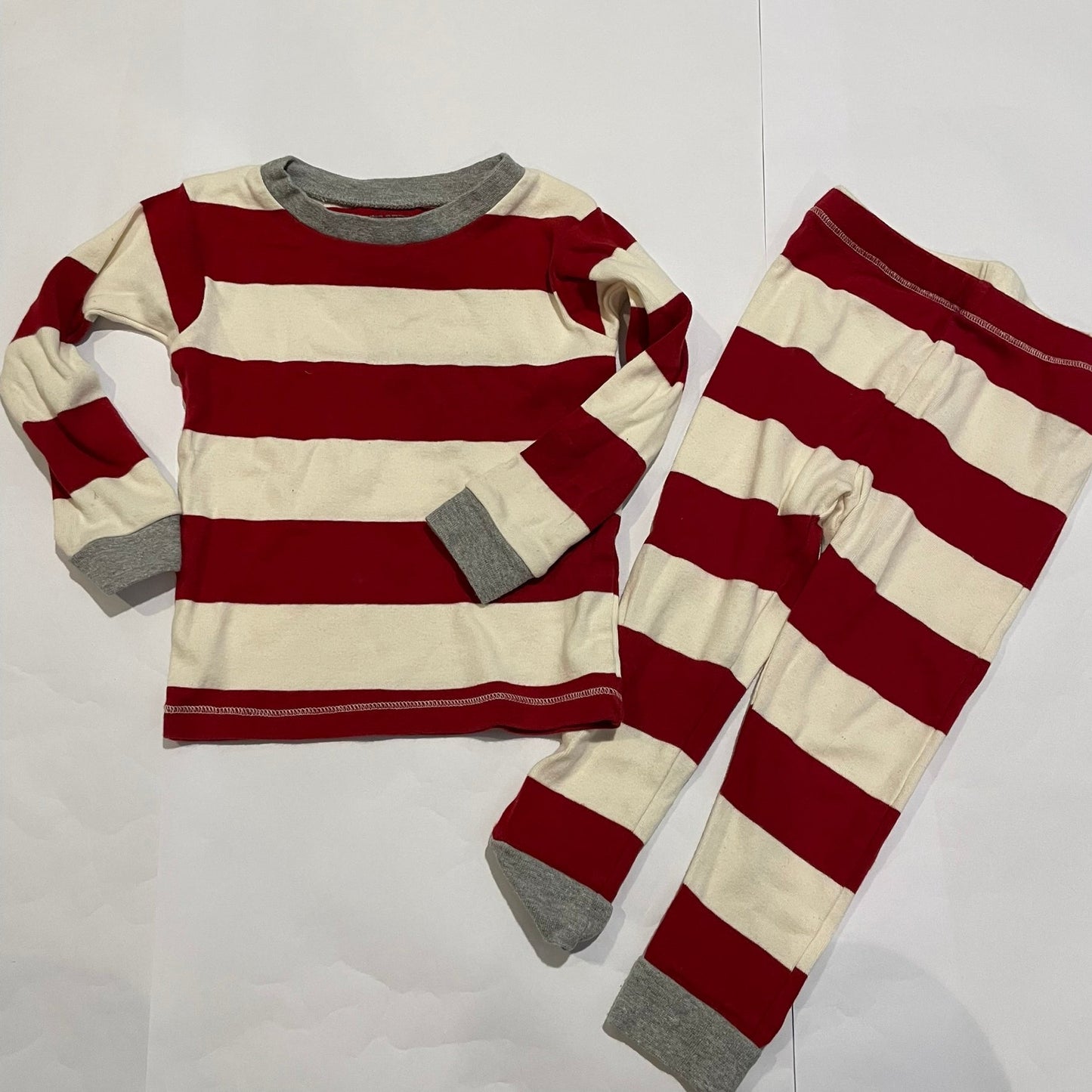 #126 Burts Bees 2T Holiday Jammies