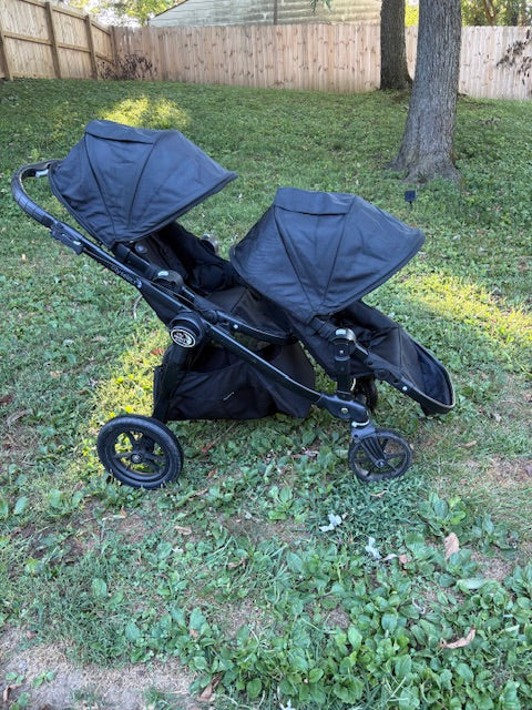#34 Baby Jogger City Select Tandem Stroller with Bassinet in Black