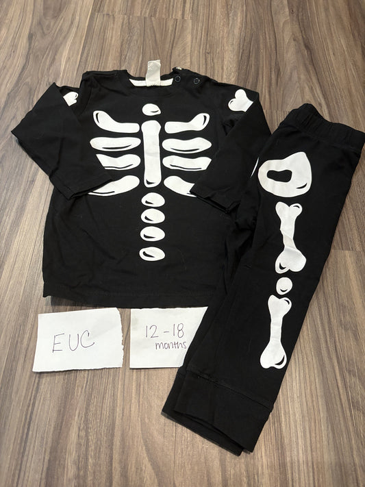 #138 - 12-18 Mo - EUC Skeleton PJs - PU 45236