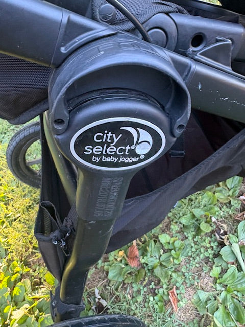 #34 Baby Jogger City Select Tandem Stroller with Bassinet in Black
