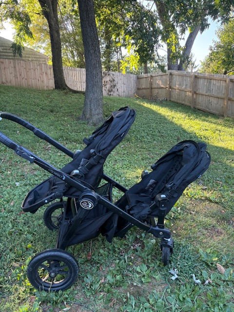#34 Baby Jogger City Select Tandem Stroller with Bassinet in Black