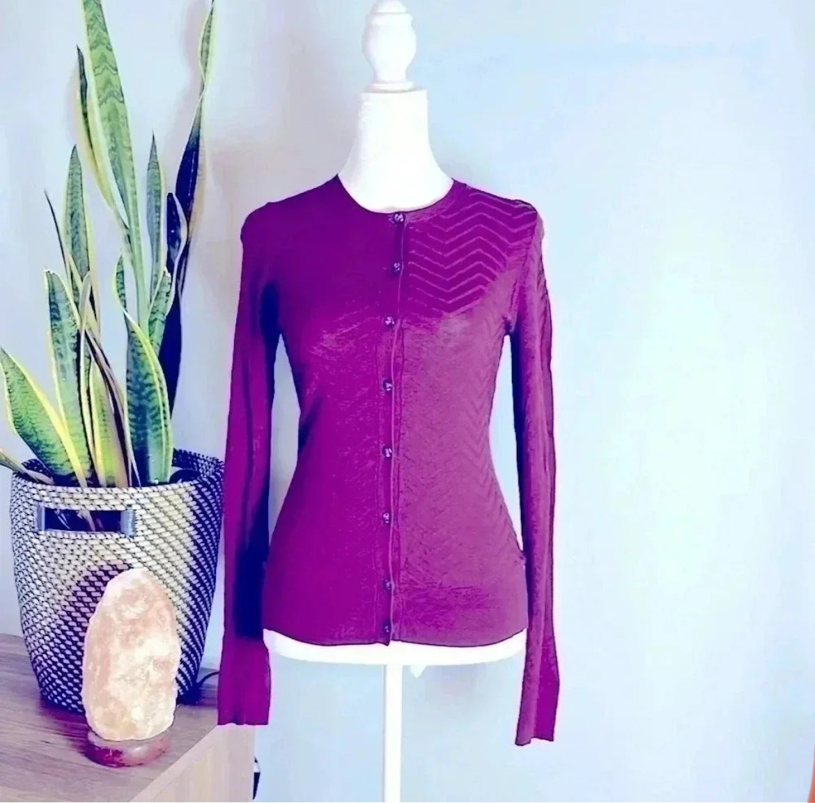 Seller #213 Women’s Size XS Ann Taylor Burgundy Button Front Cardigan