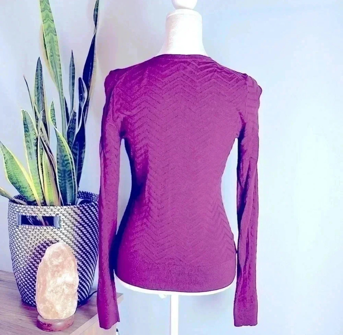 Seller #213 Women’s Size XS Ann Taylor Burgundy Button Front Cardigan