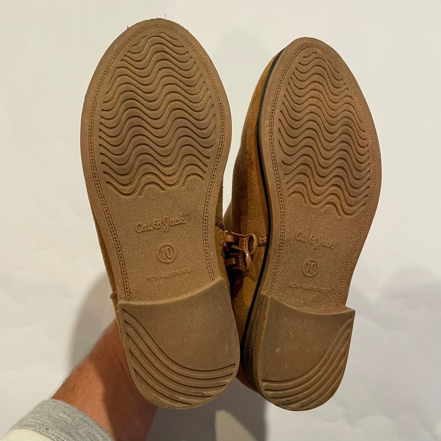 #126 Girls Cat & Jack sz 10 Tan Boots EUC