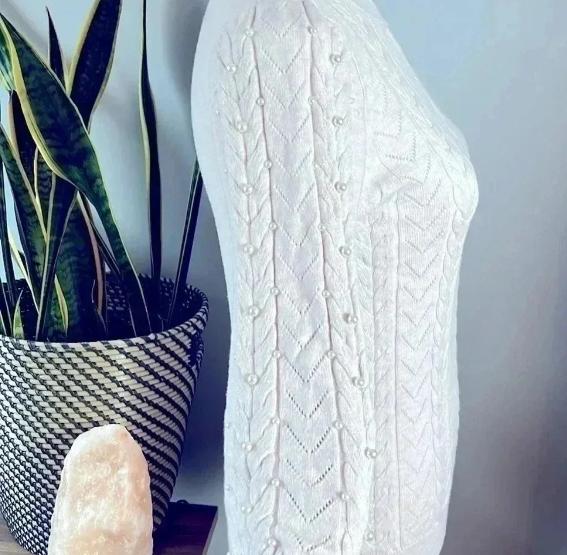 Seller#213 Women’s XXSP Ann Taylor Light Grey Sweater with Pearl Accents EUC