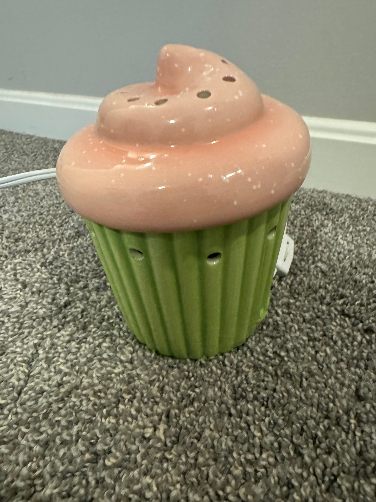 #53 reduce cupcake shaped lamp