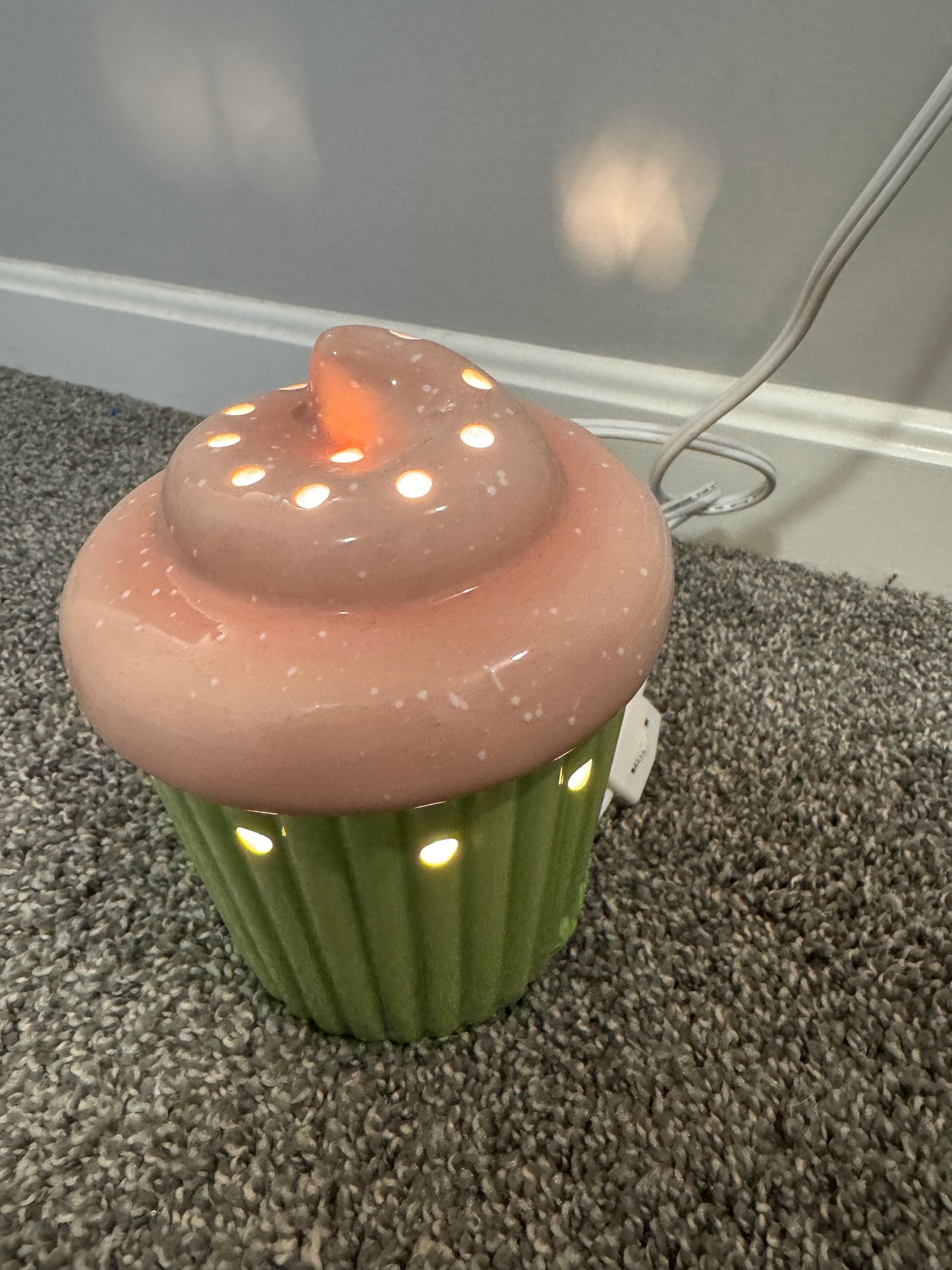#53 reduce cupcake shaped lamp