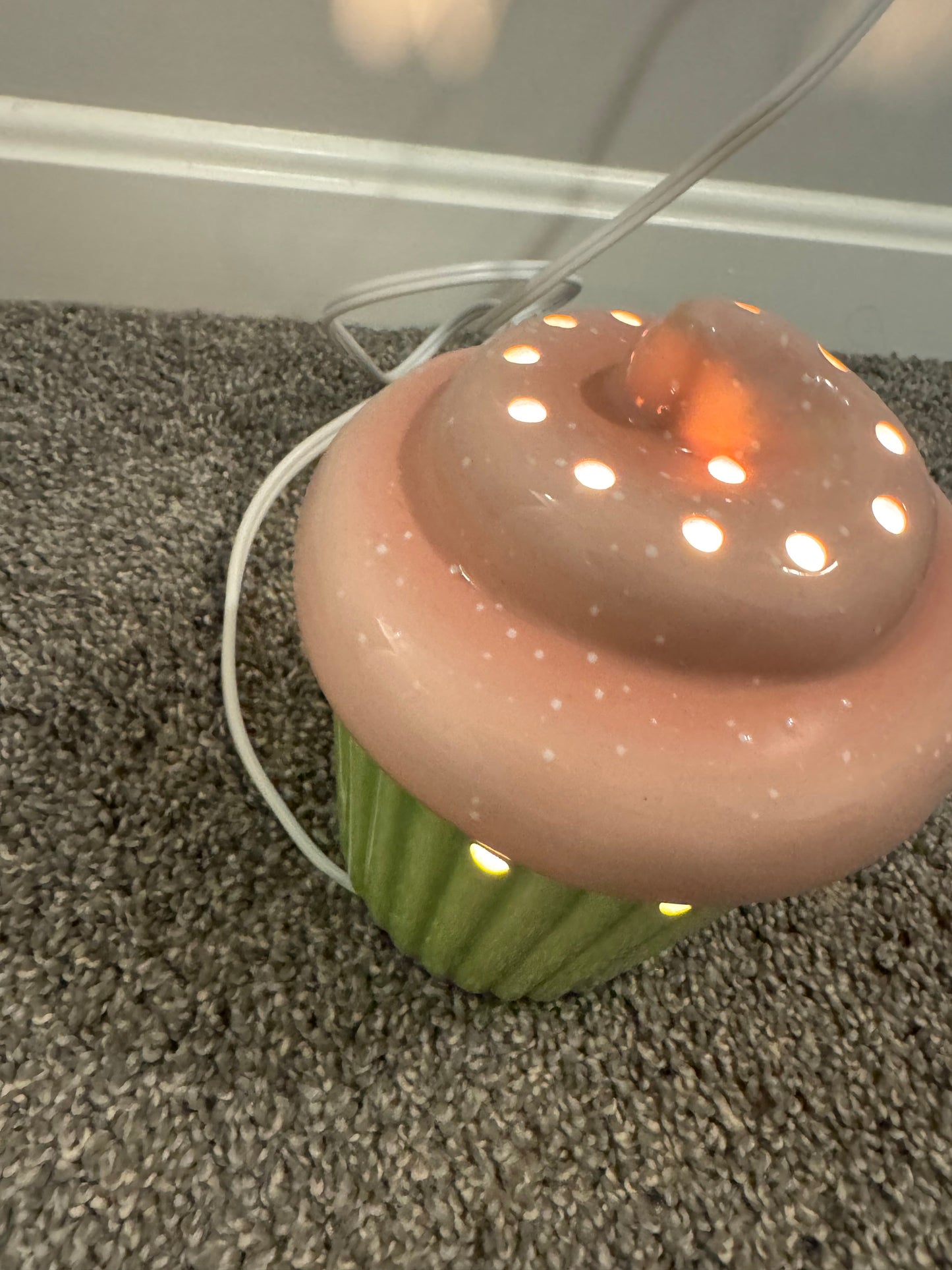 #53 reduce cupcake shaped lamp