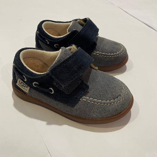 #126 Toddler Boys Ugg sz 6 Shoes EUC