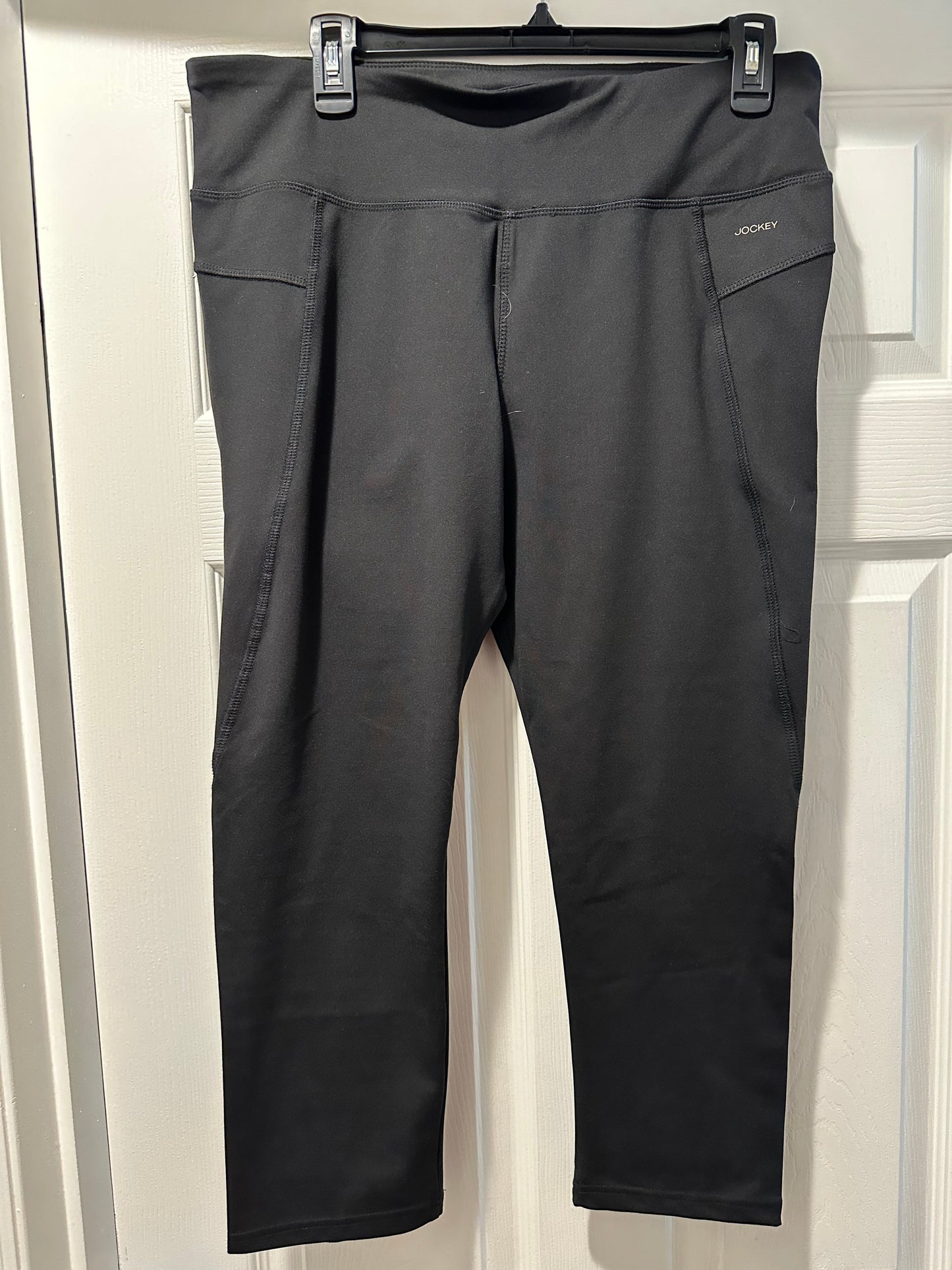 Jockey XL workout capris (PPU Milford)