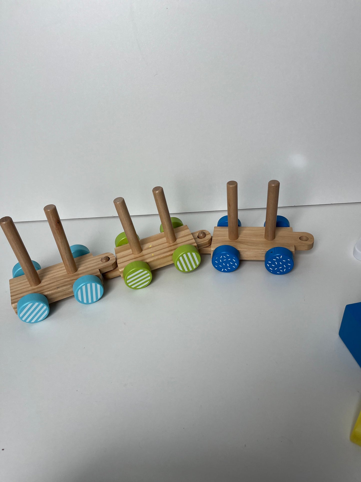 #7 wooden building black train set toy