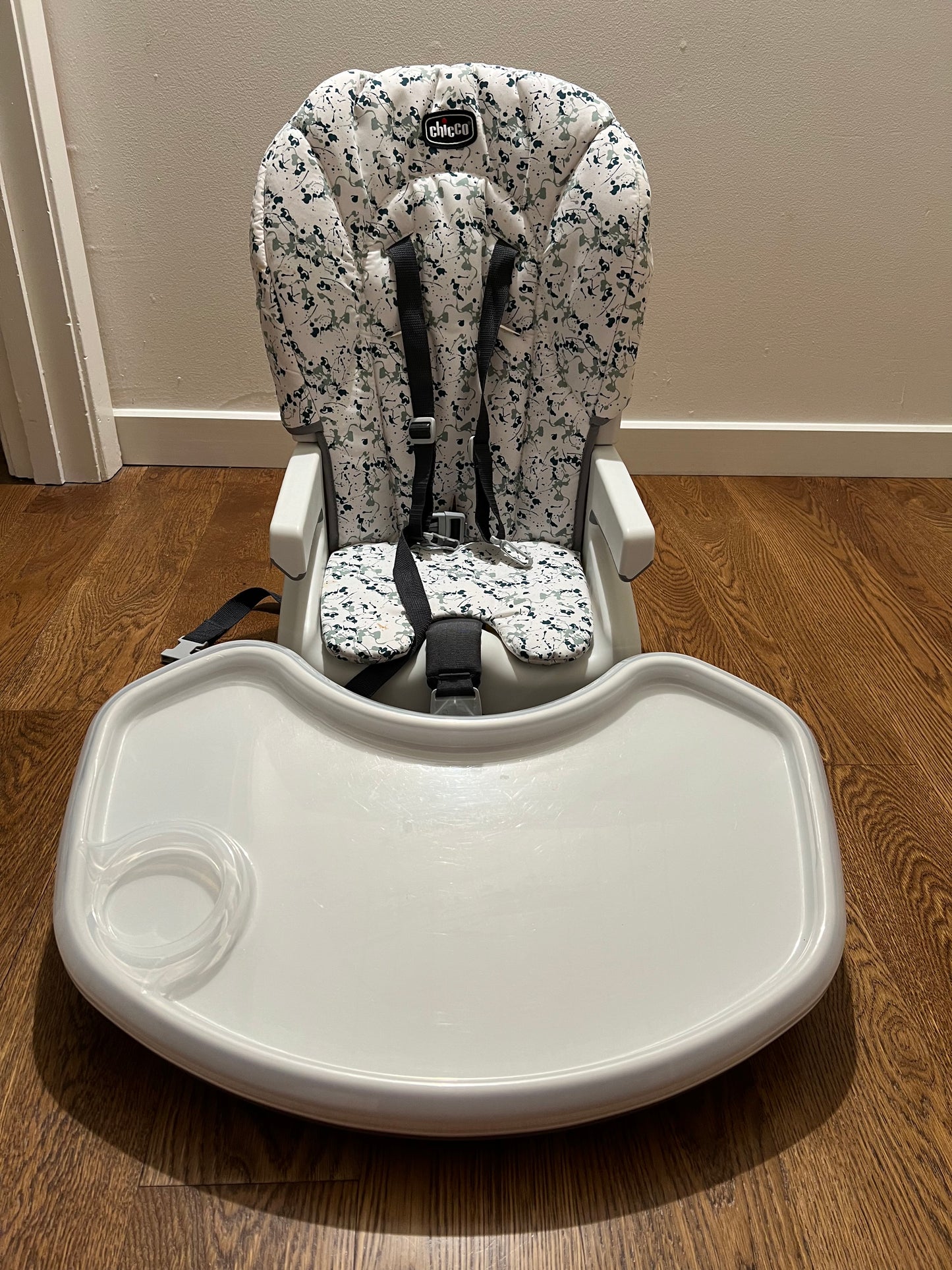 Chico Booster Table Seat with Removable Tray (High Chair)