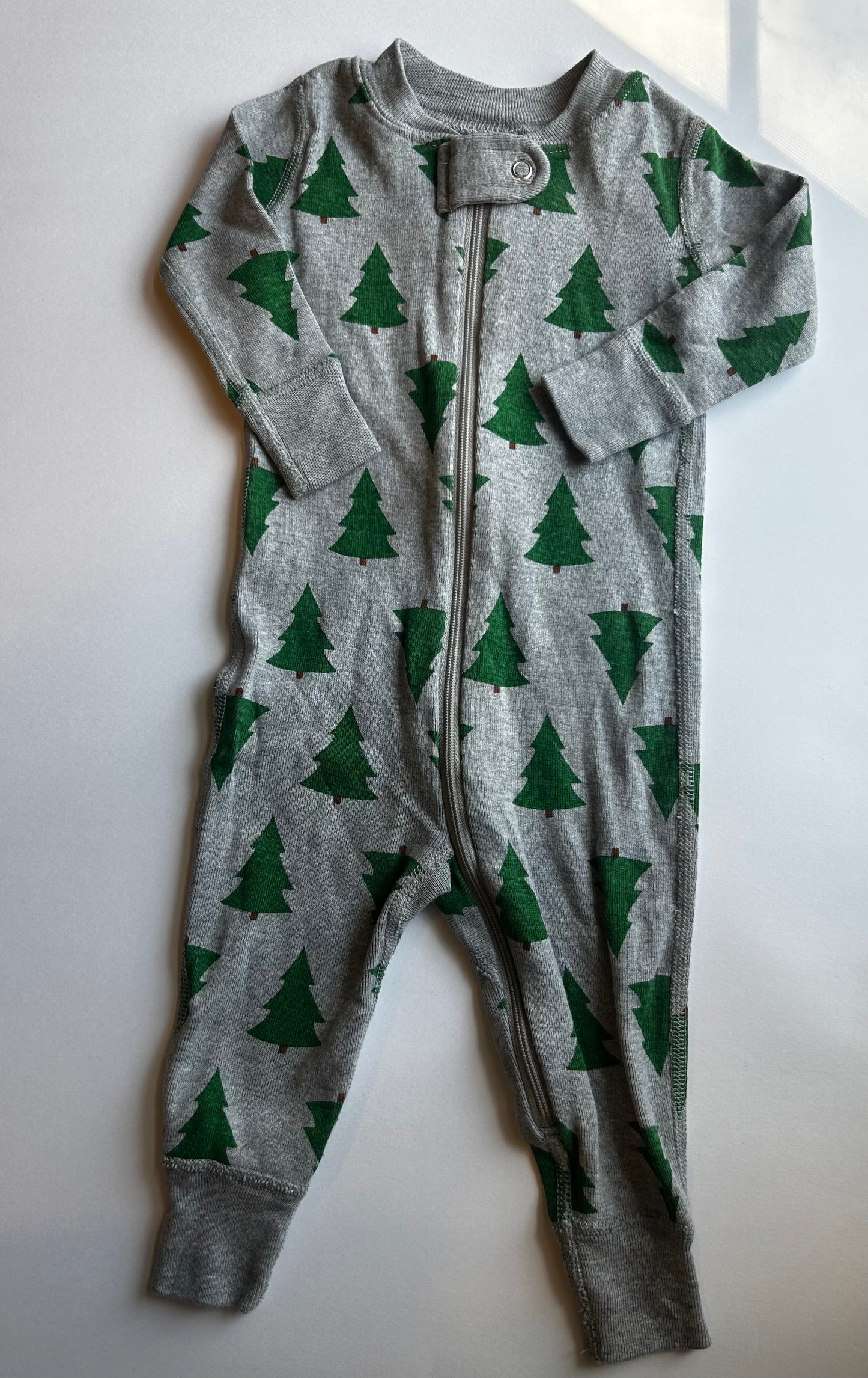 Seller #21 Hanna Andersson 3-6mo Holiday Tree zippy gray
