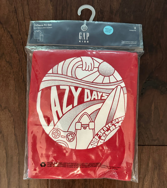 #218 NWT sz4 Gap Jammies