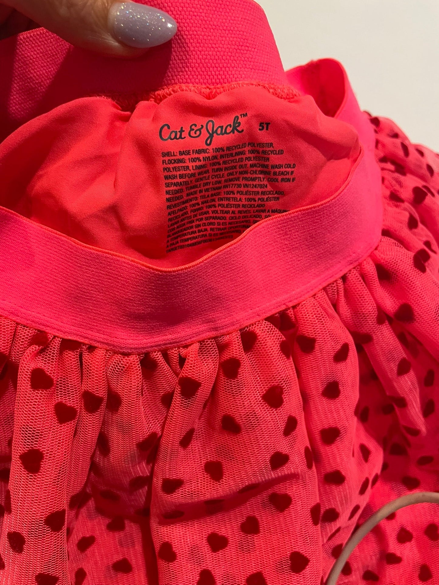 #126 Girls Cat & Jack 5T Valentines Skirt EUC
