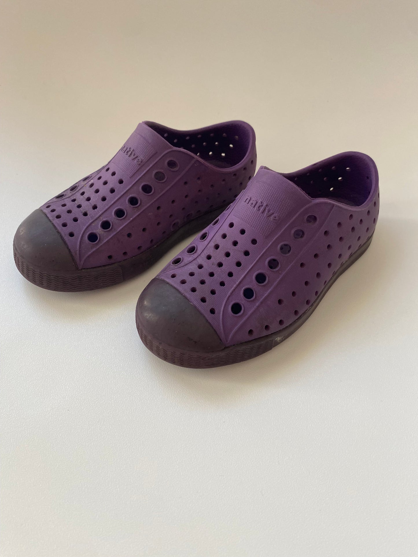 #117- Dark Purple Natives, Girls shoes 8c, GUC