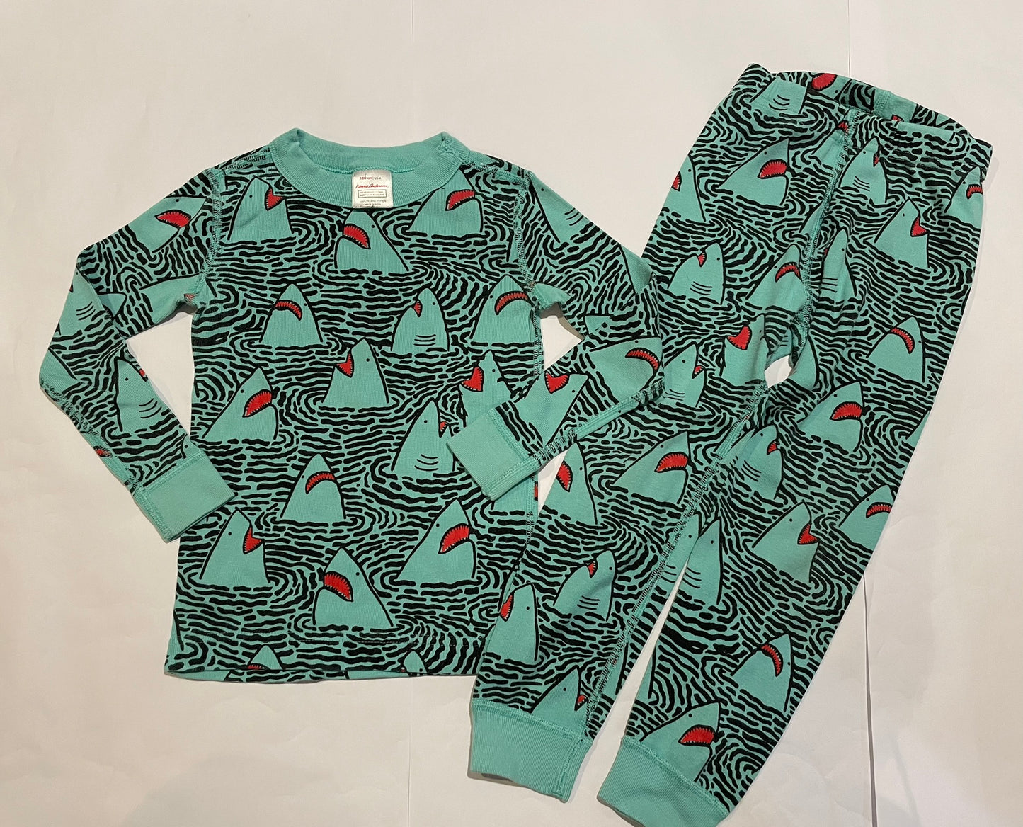 #126 Hanna Andersson 100/4T Green Shark Long John Jammies VGUC