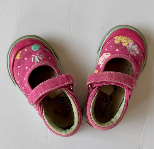 #190 REDUCED See Kai Run Mary Jane, Size 5T