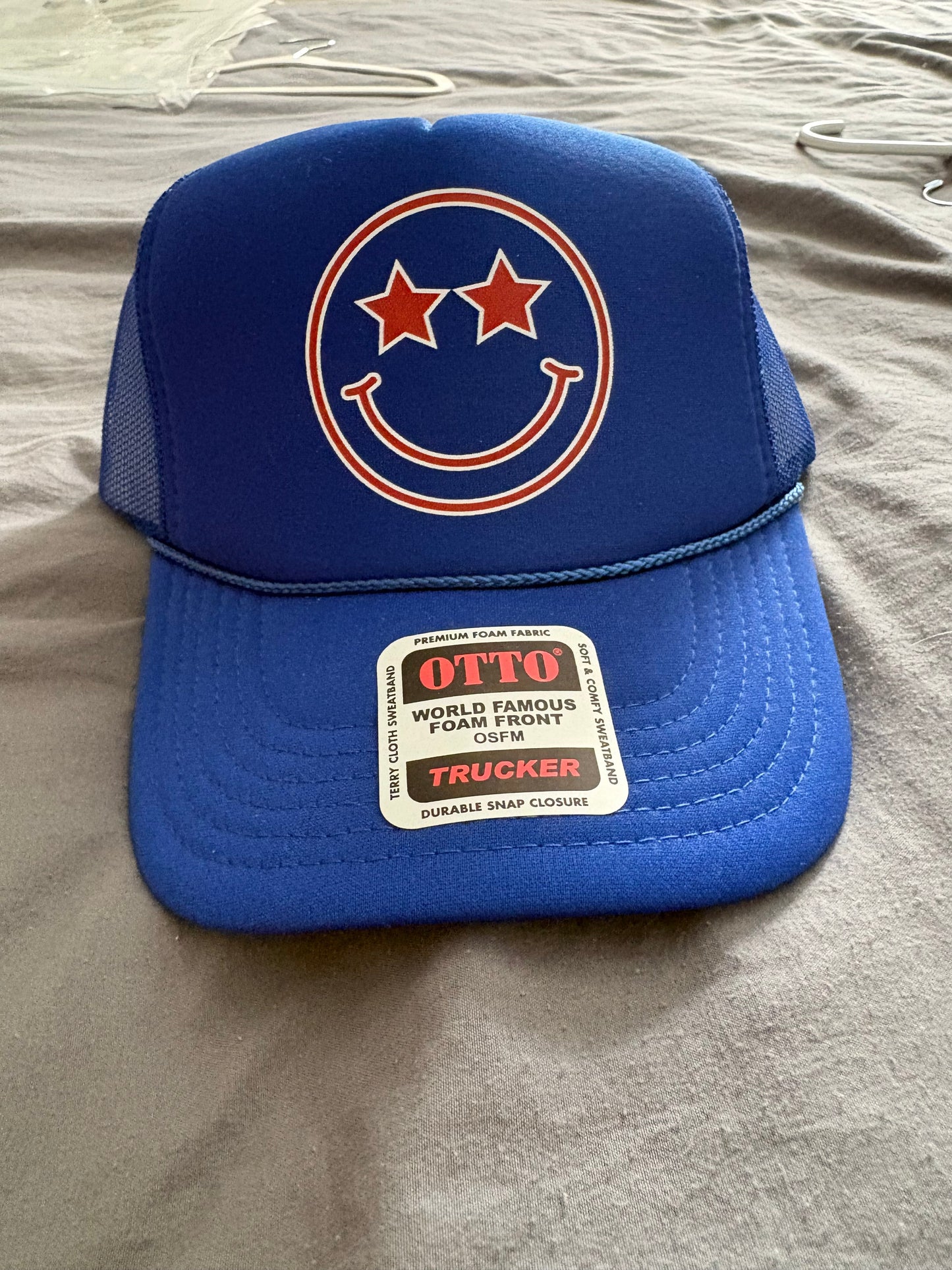 #28 REDUCED NEW Smiley Trucker Hat