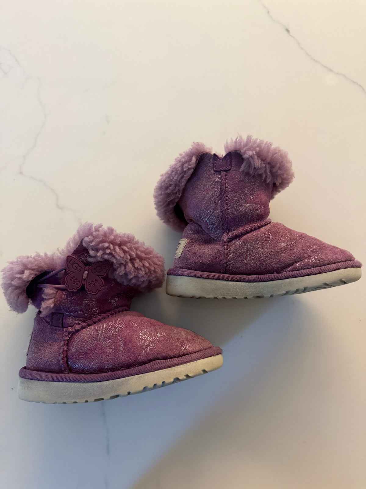 #139 Uggs Purple Butterfly 7c