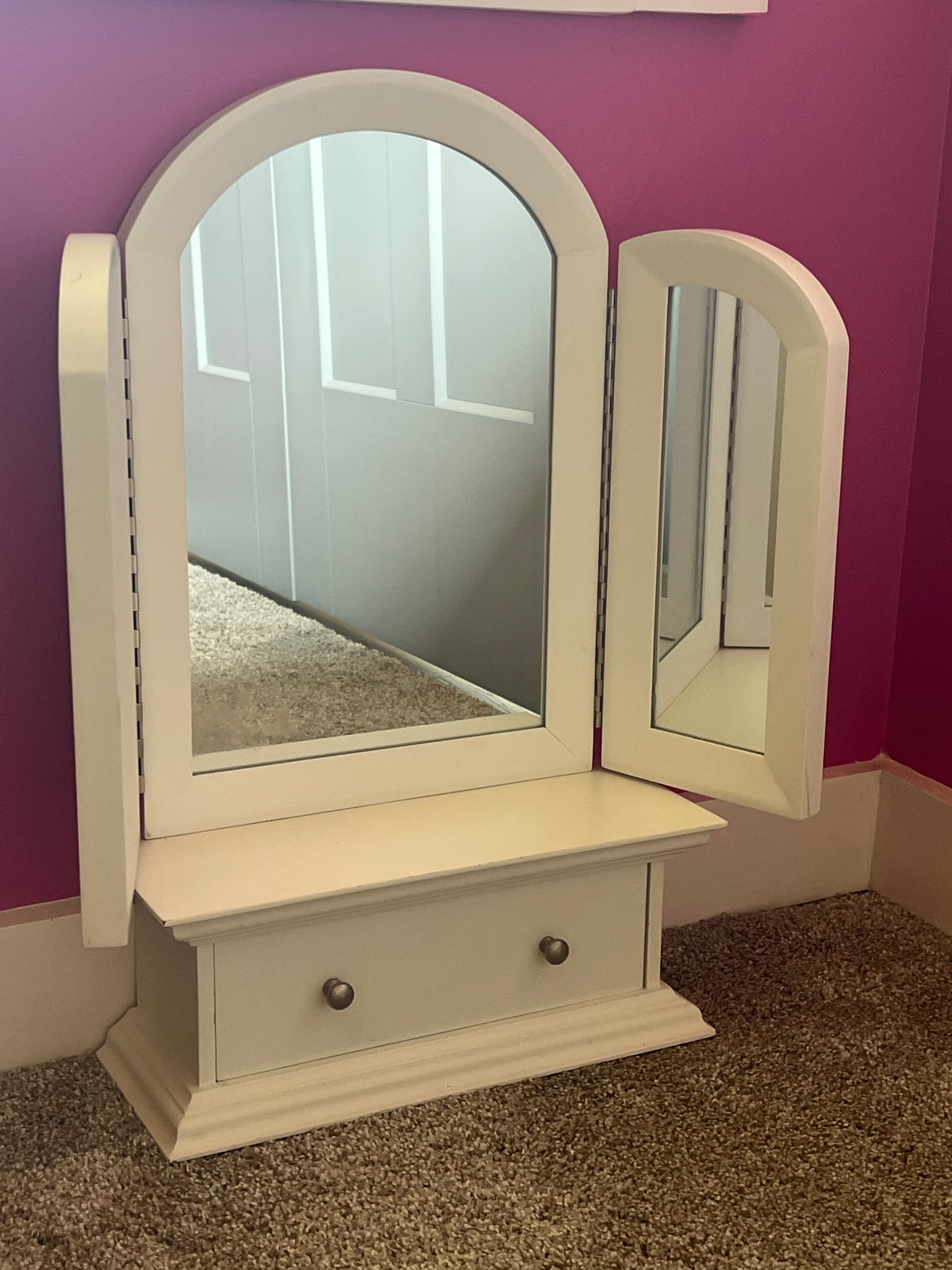 135 Mini Vanity mirror with drawer