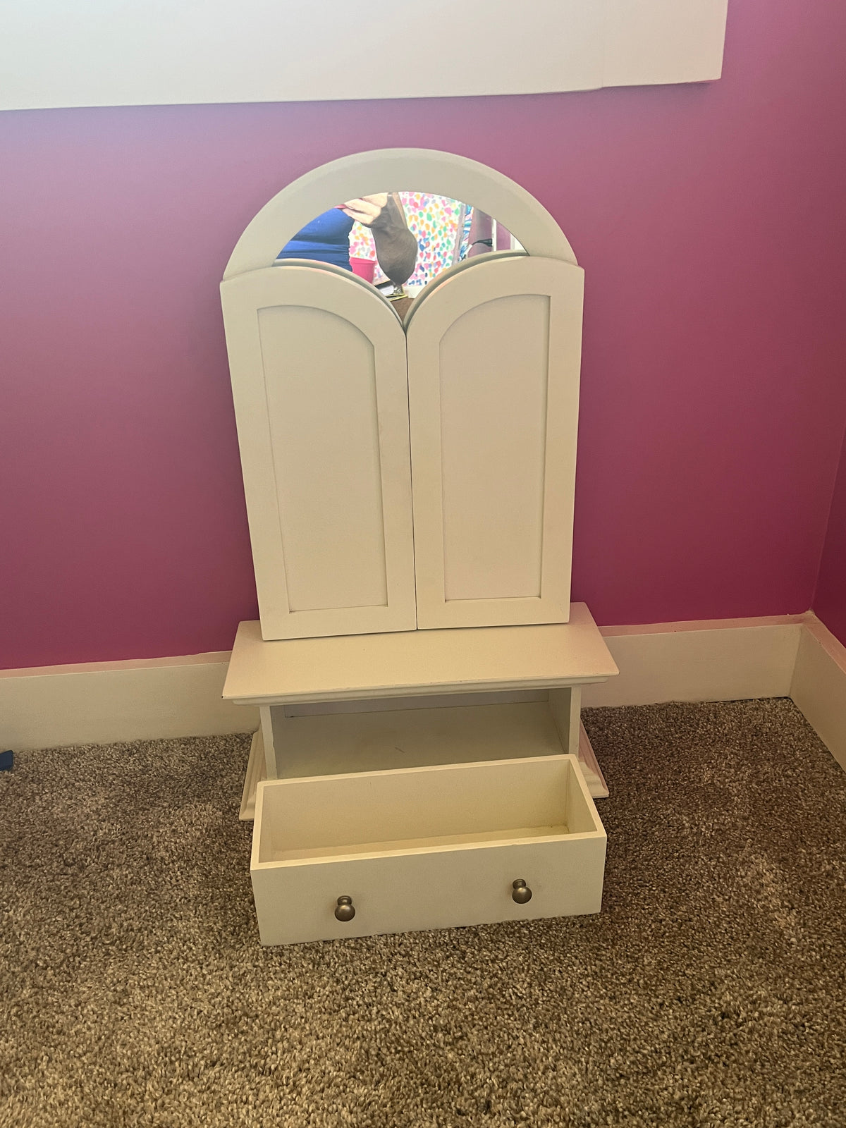 135 Mini Vanity mirror with drawer