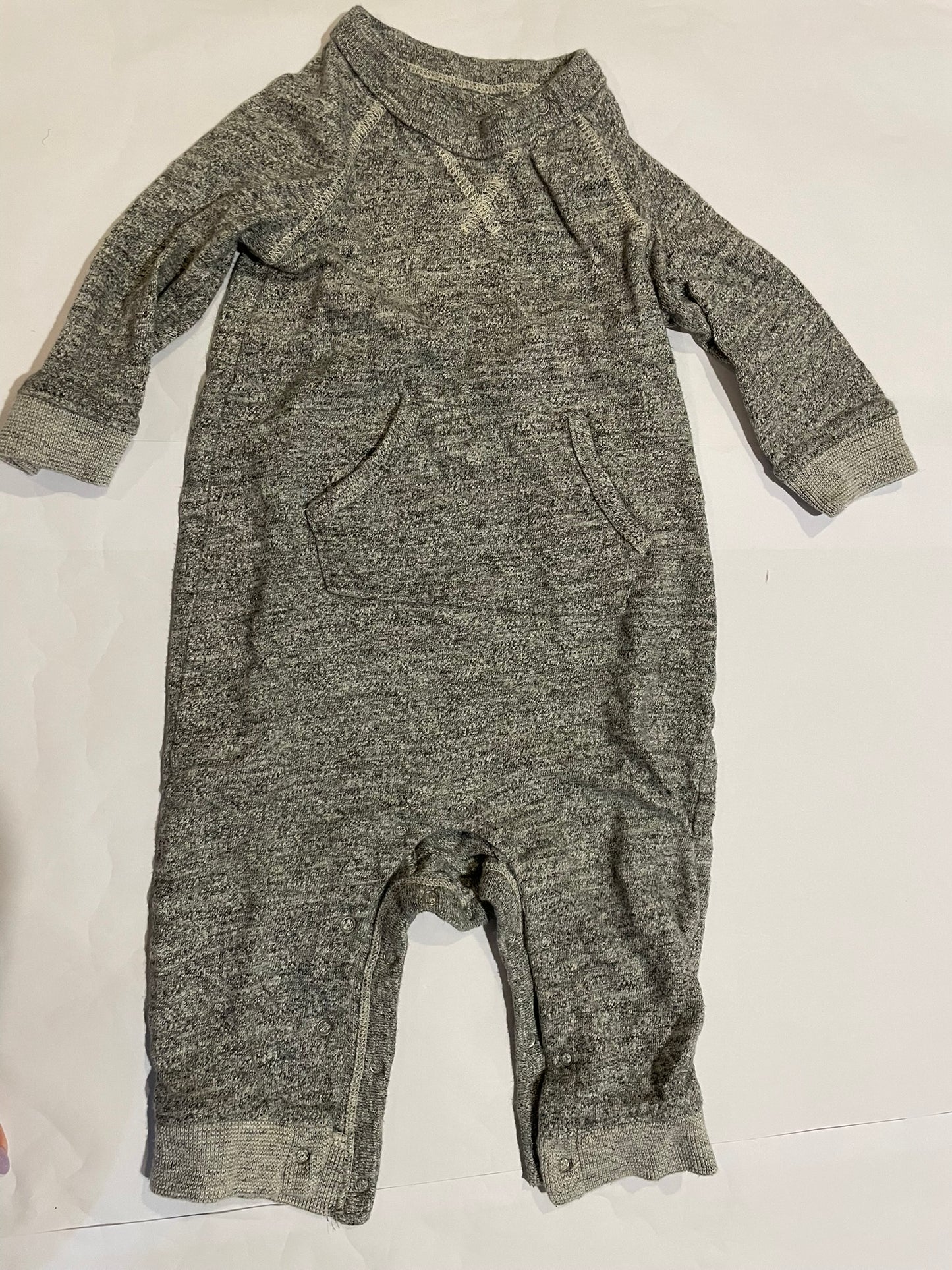 #126 Gap 6-12M Gray Swearter Onsie GUC
